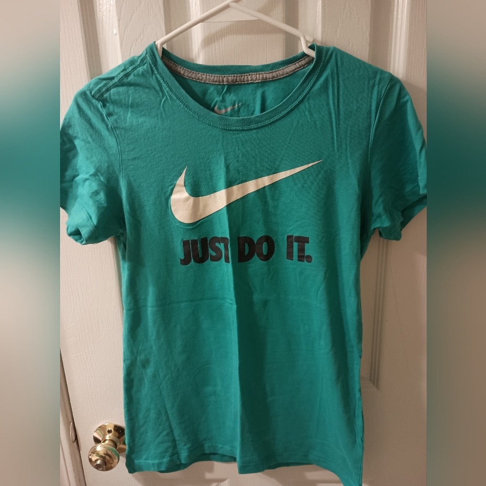 Nike Teal Small Fitted Tee